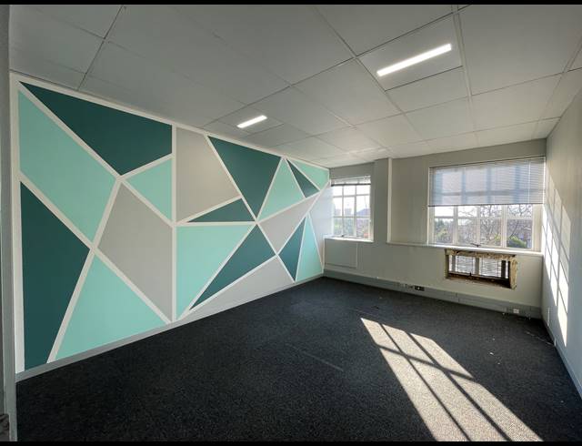 283M² OFFICE TO LET IN BRYANSTON